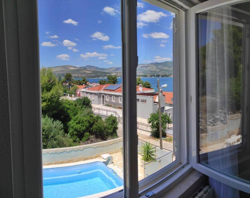 Apartments Sollis Трогир Екстериор снимка