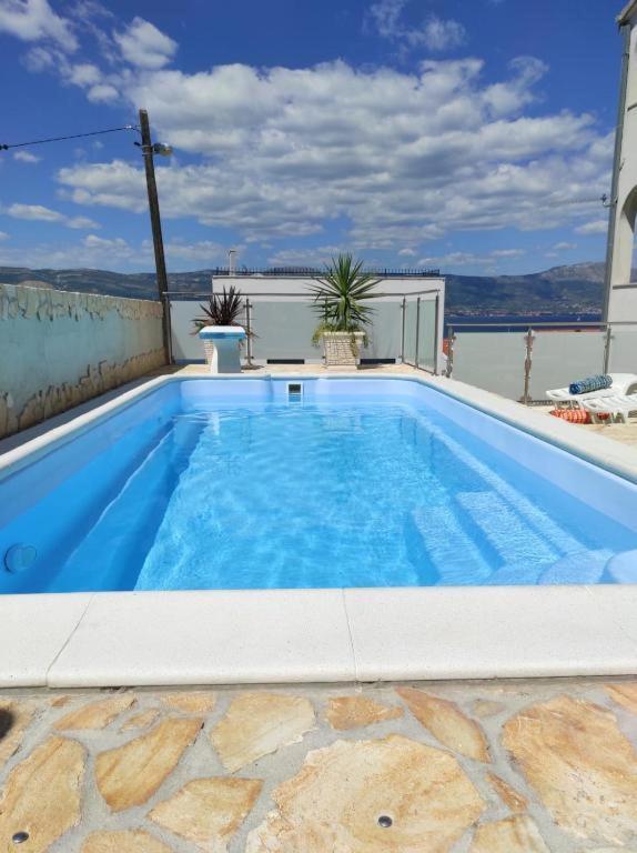 Apartments Sollis Трогир Екстериор снимка