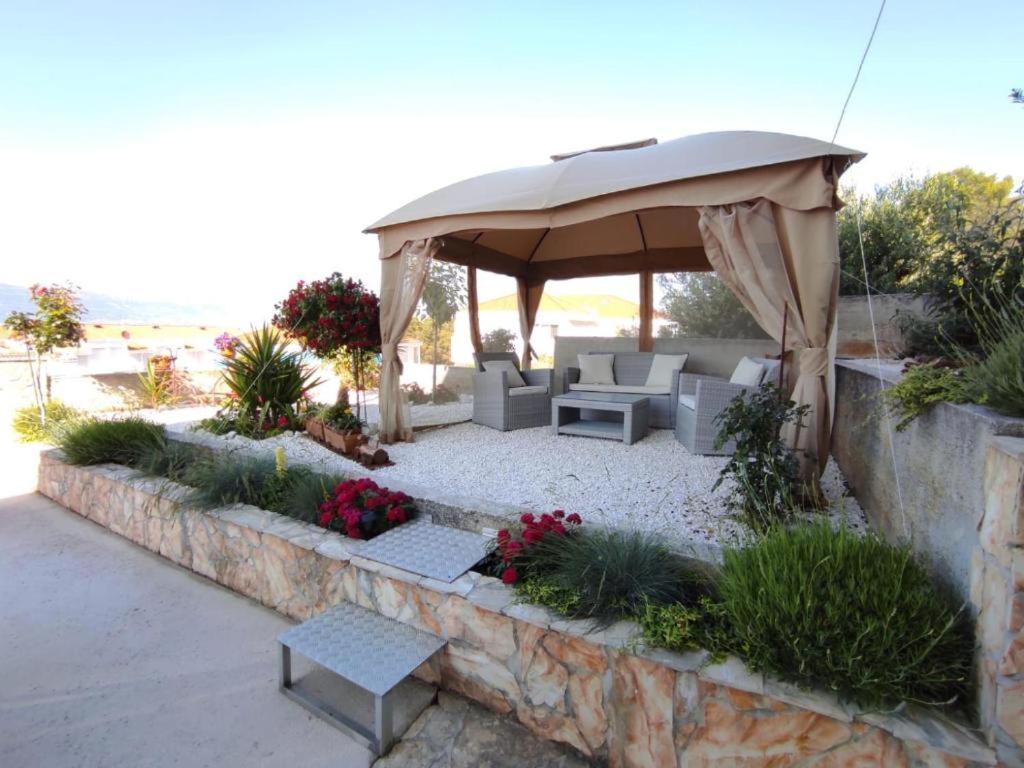 Apartments Sollis Трогир Екстериор снимка