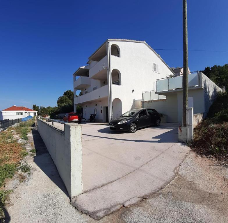 Apartments Sollis Трогир Екстериор снимка
